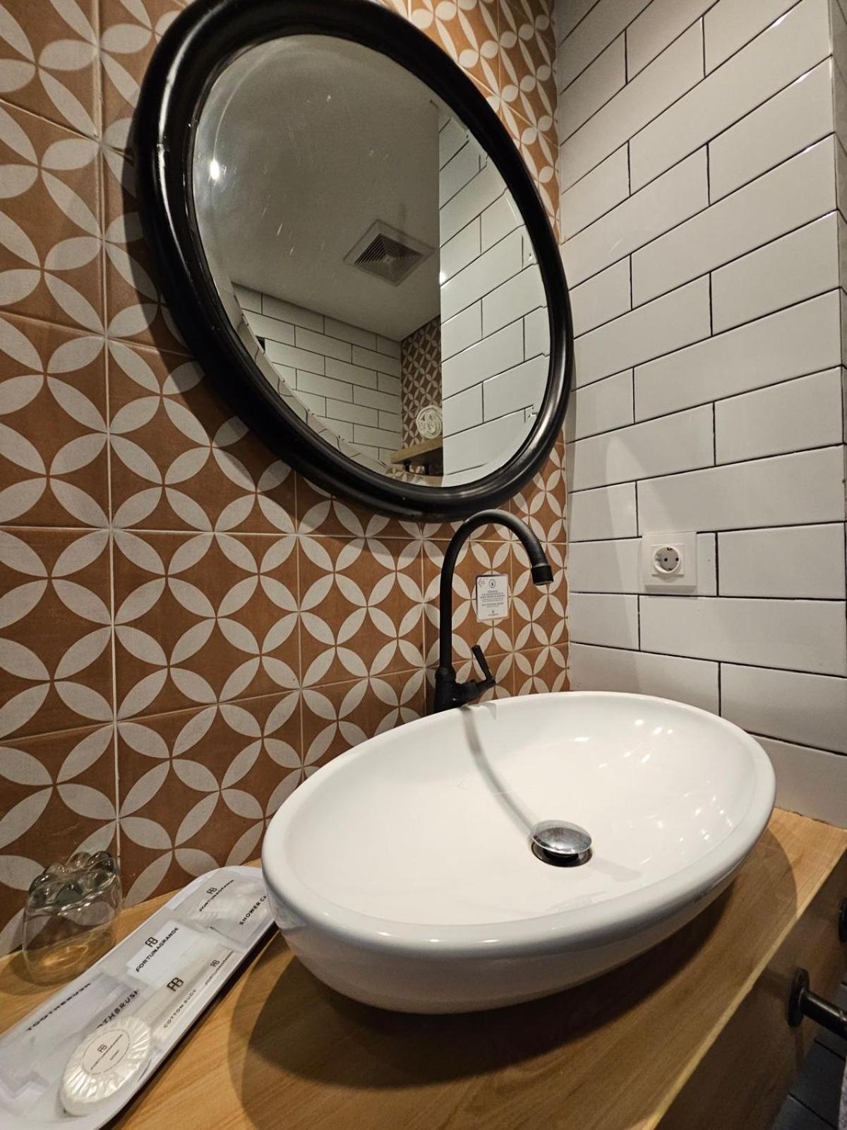 Hotel Fortunagrande Jembel Екстериор снимка